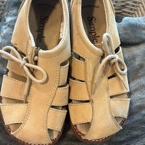 Simple Womans Tan Leather Sandals